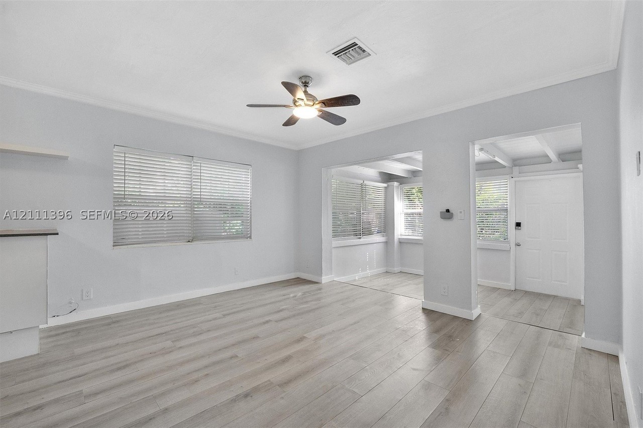 1159 Ne 18th St #1159 - Photo 5 of 15