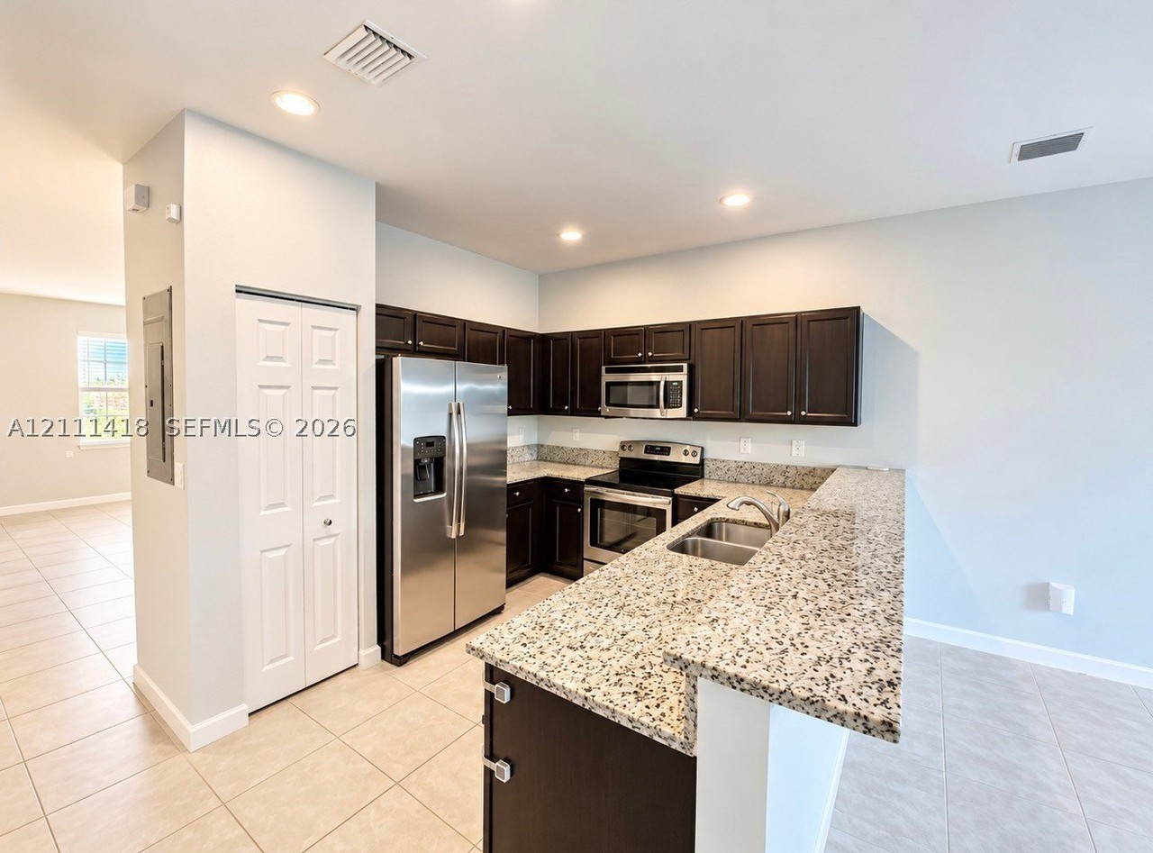 11531 Sw 150th Pl #0 - Photo 2 of 13