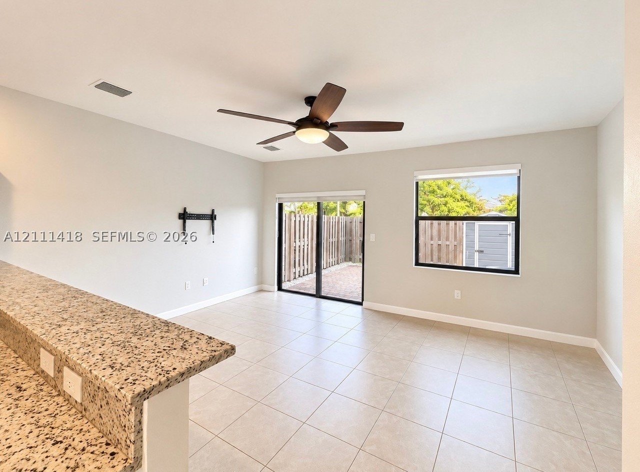 11531 Sw 150th Pl #0 - Photo 4 of 13