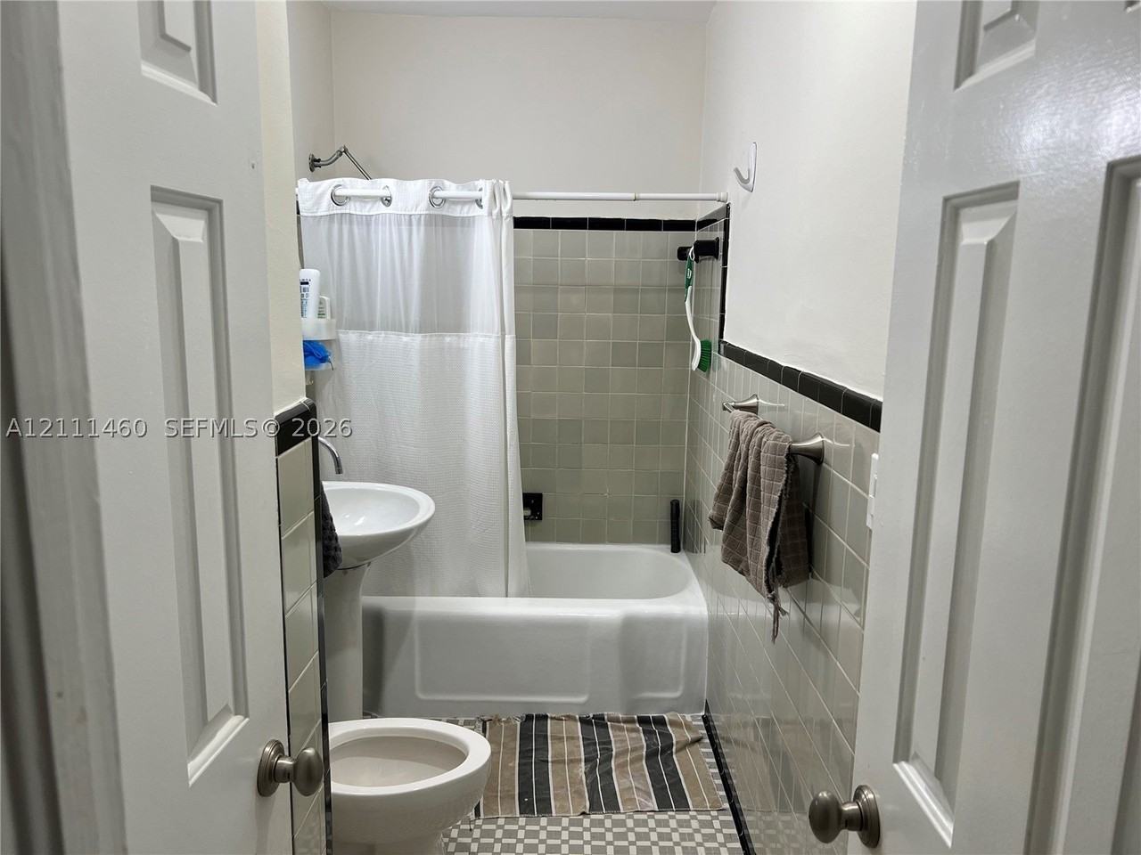 330 W Enid Dr - Photo 4 of 4