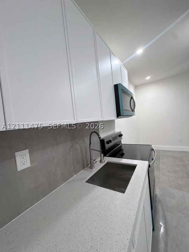 1965 Calais Dr #3 - Photo 5 of 6
