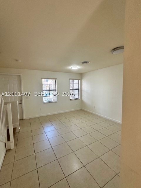 3210 Se 6th St - Photo 3 of 24
