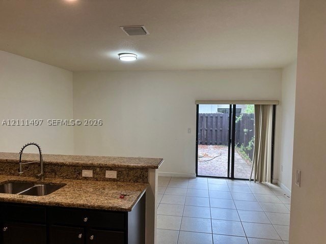 3210 Se 6th St - Photo 5 of 24