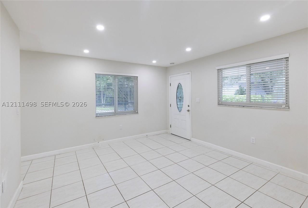 2797 Sw 27th Ter #2797 - Photo 5 of 21