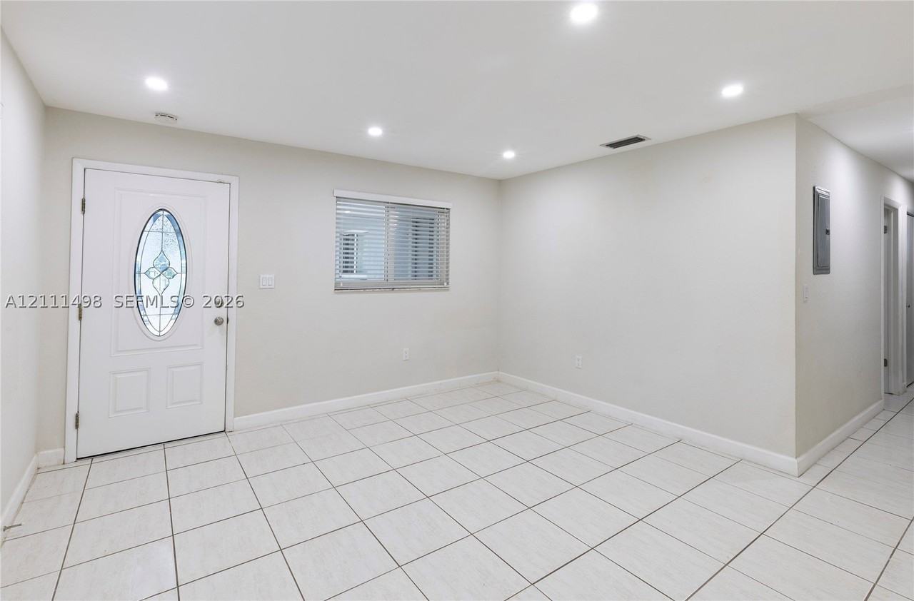 2797 Sw 27th Ter #2797 - Photo 6 of 21