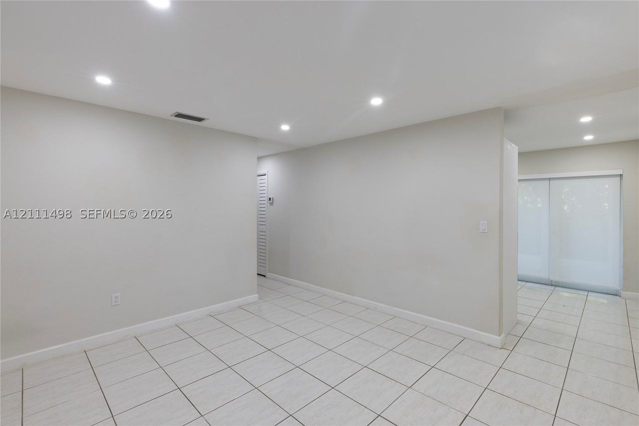 2797 Sw 27th Ter #2797 - Photo 7 of 21