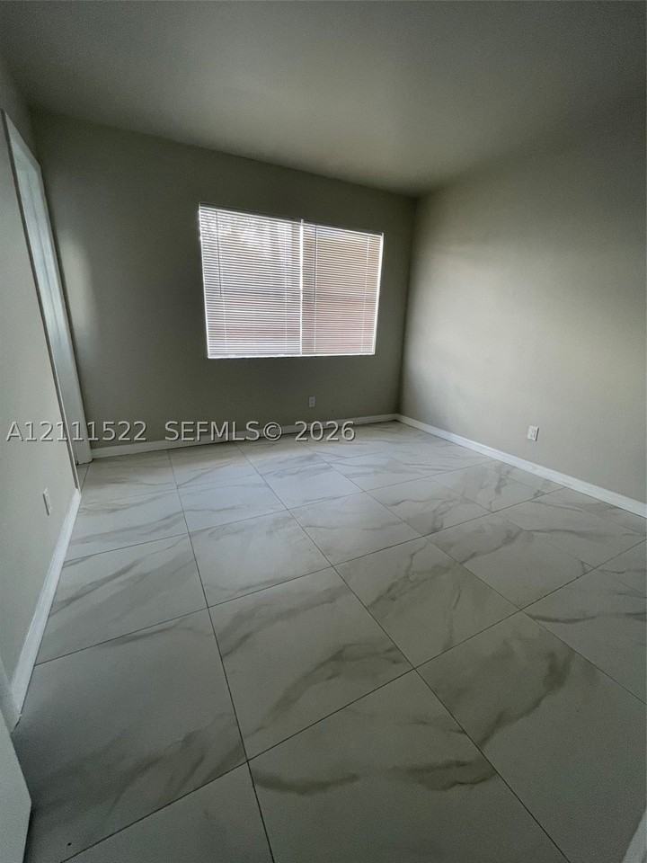 1102 S K St #9 - Photo 3 of 4