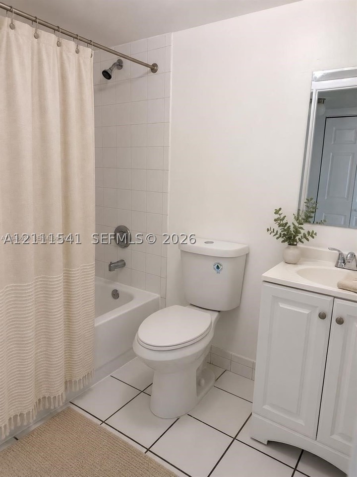 600 Nw 32nd Pl #312 - Photo 5 of 7