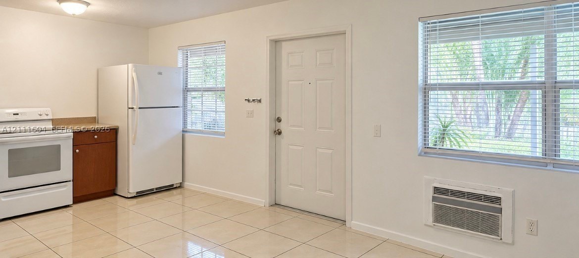 1800 Miami Rd #2 - Photo 2 of 10