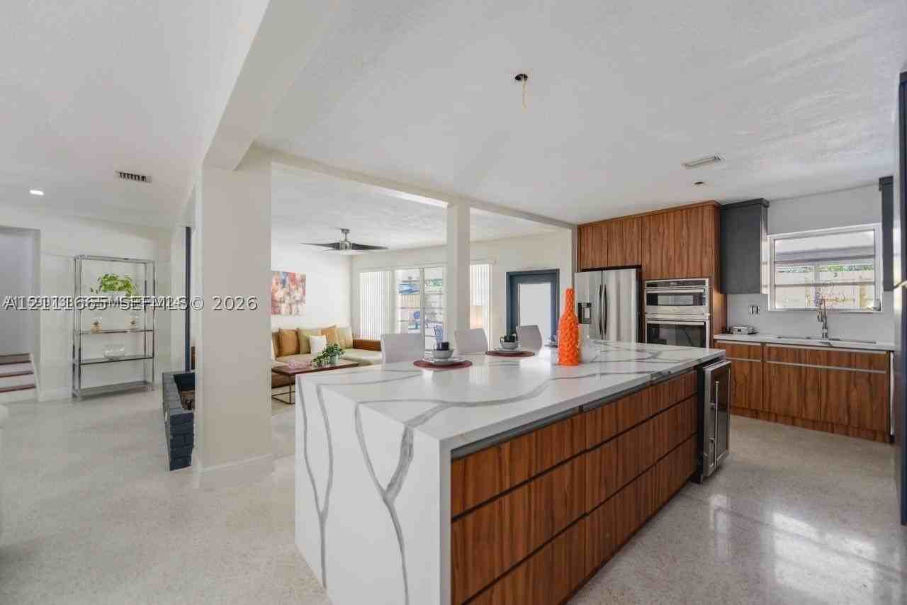 12520 Ne Miami Pl #0 - Photo 2 of 24