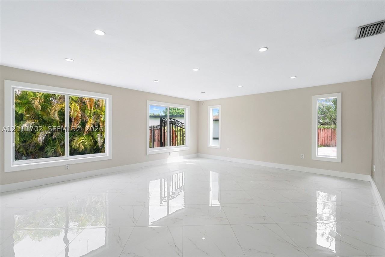 13611 Sw 77th St - Photo 2 of 50