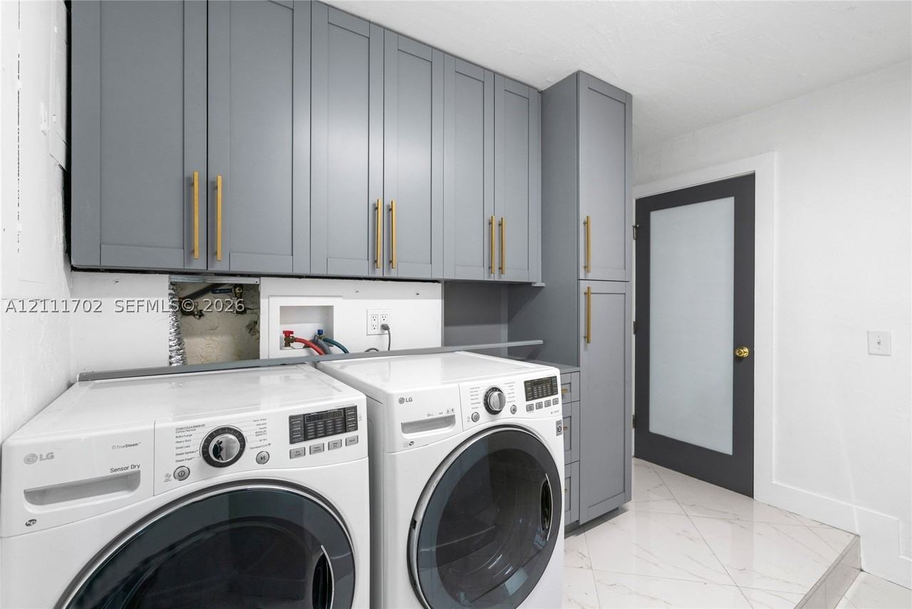 13611 Sw 77th St - Photo 4 of 50