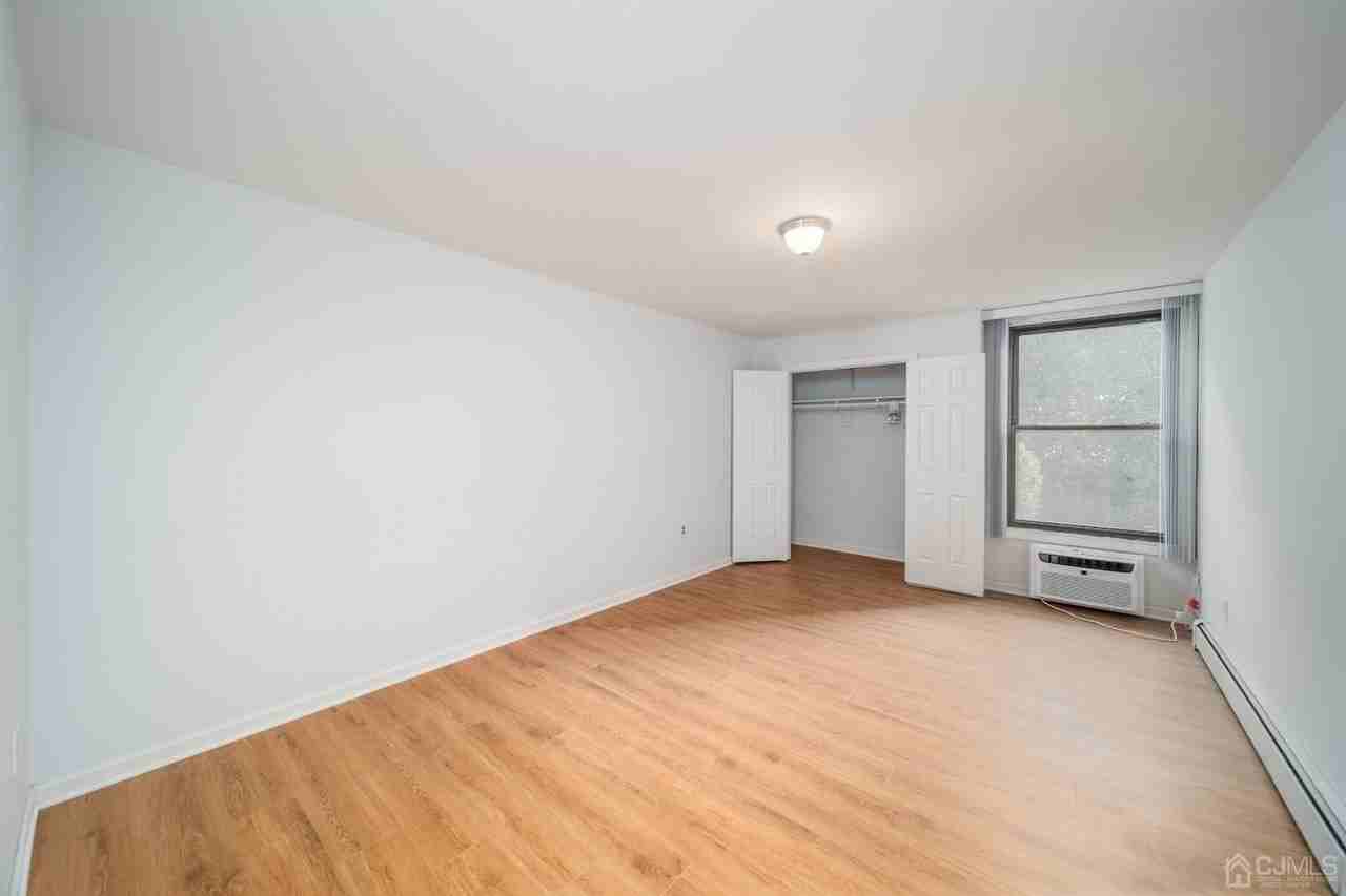827 Main St Apt D - Photo 7 of 16