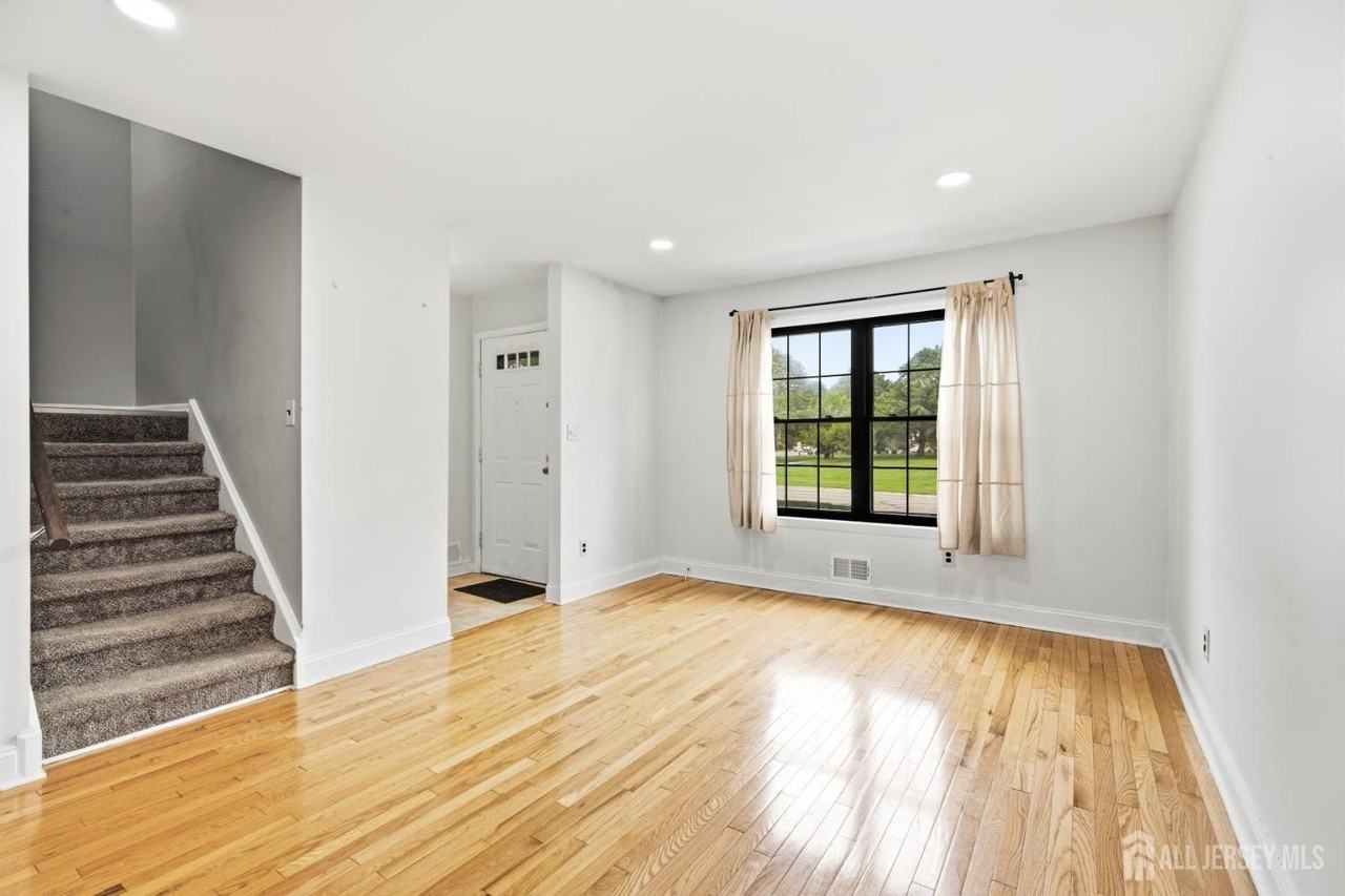 51 Pheasant Run - Photo 6 of 25