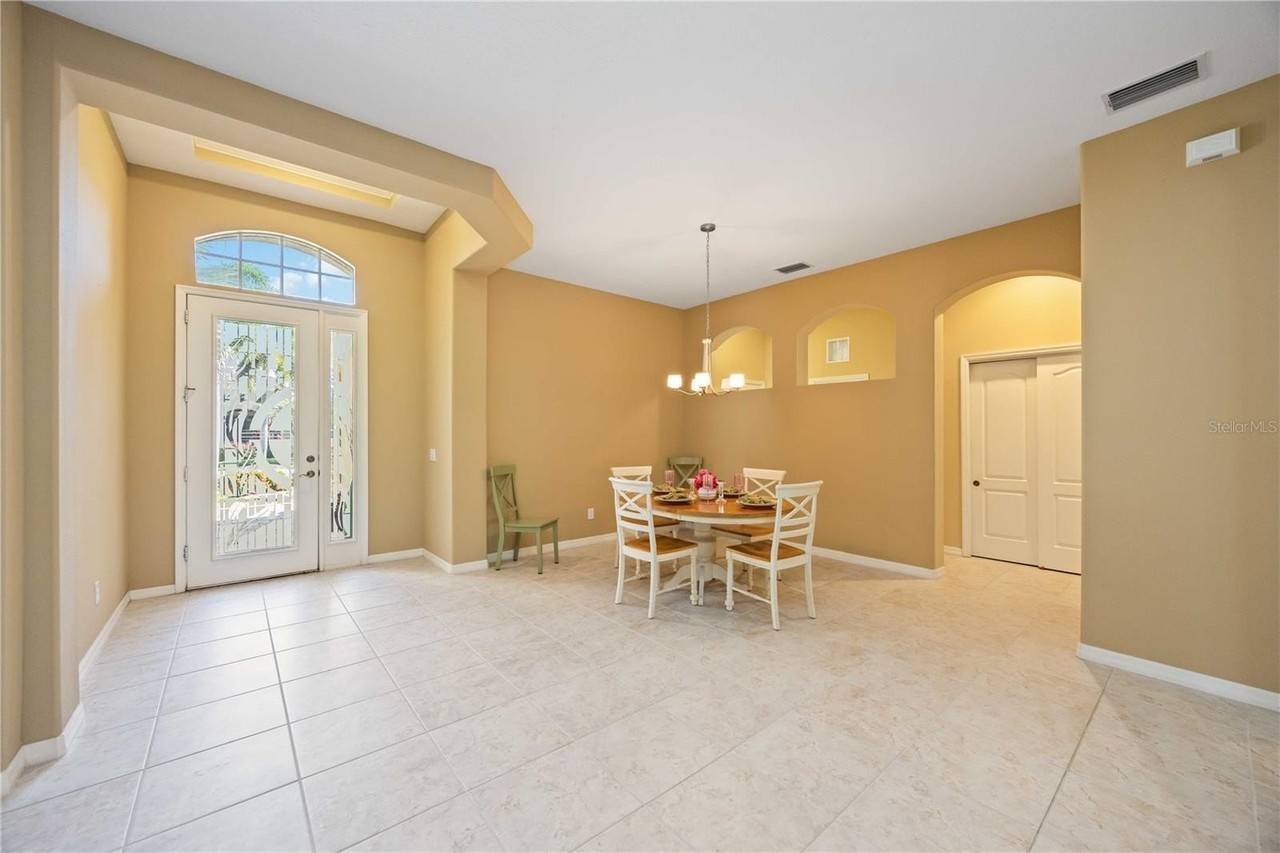1241 Creek Nine Dr - Photo 5 of 46