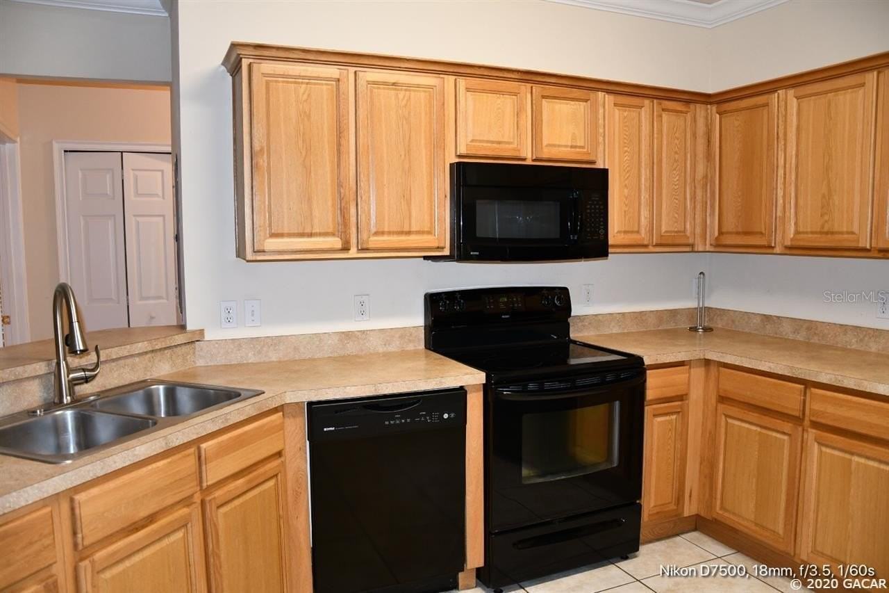 2155 Nw 10th St #B - Photo 5 of 13