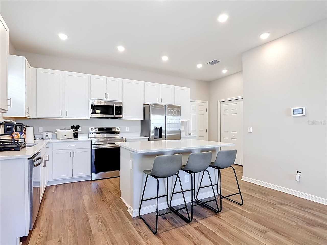 333 Silverbell Trl - Photo 5 of 28