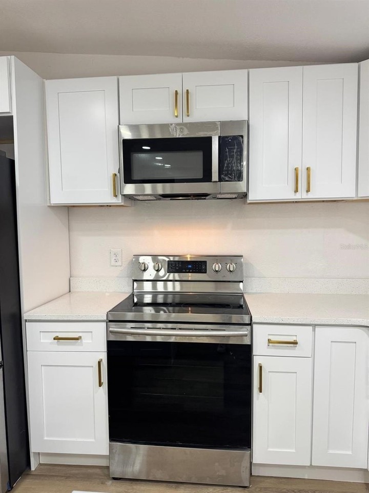 116 2nd St - Photo 4 of 36