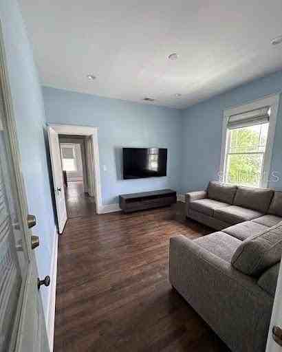 106 Nw 7th St - Photo 6 of 13