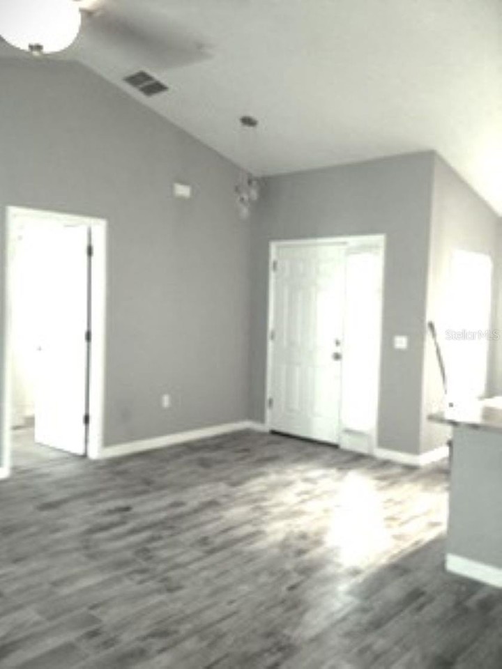 5521 Willow Bend Trl - Photo 5 of 19