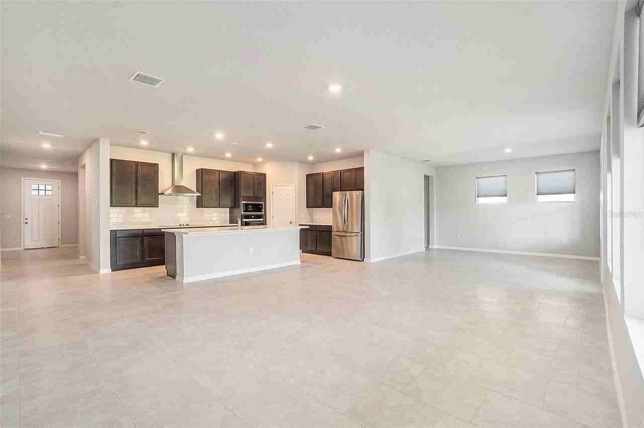 31556 Godwin Ct - Photo 6 of 33