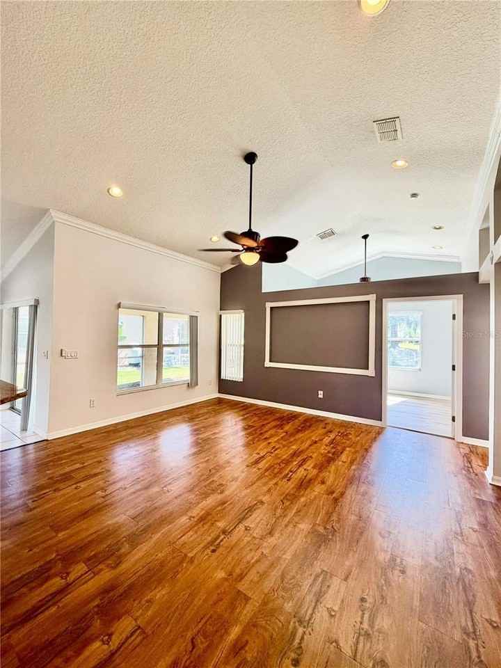 23824 Plantation Palms Blvd - Photo 5 of 48