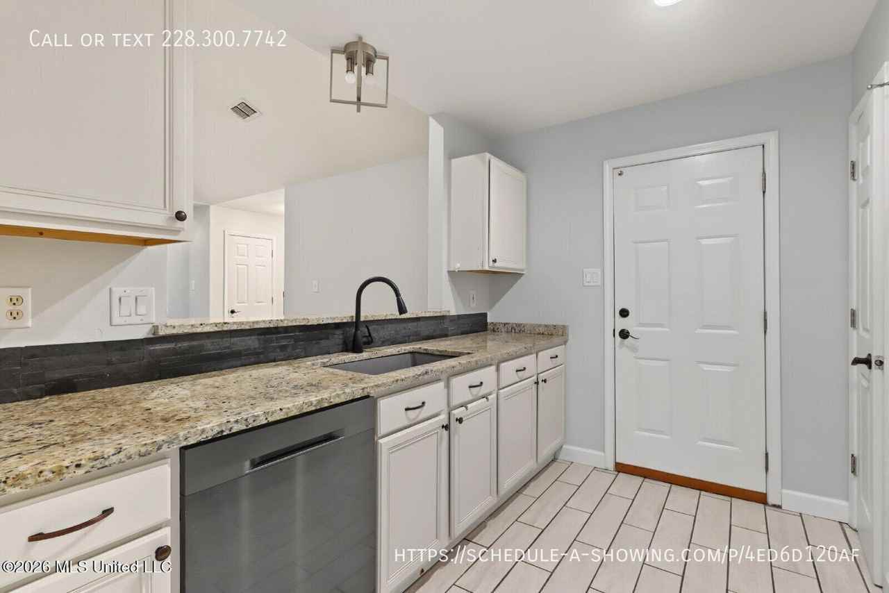 6205 Dove Ln - Photo 5 of 6
