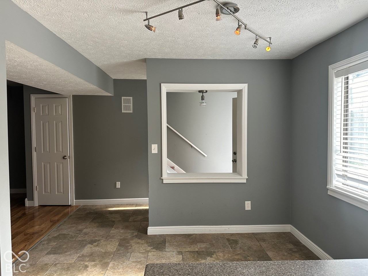 7890 Benjamin Dr - Photo 4 of 15