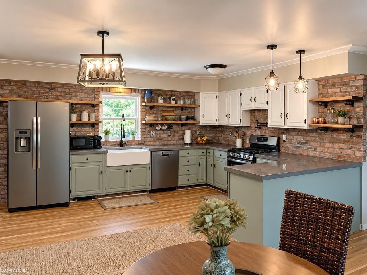 601 N Mary St - Photo 2 of 11