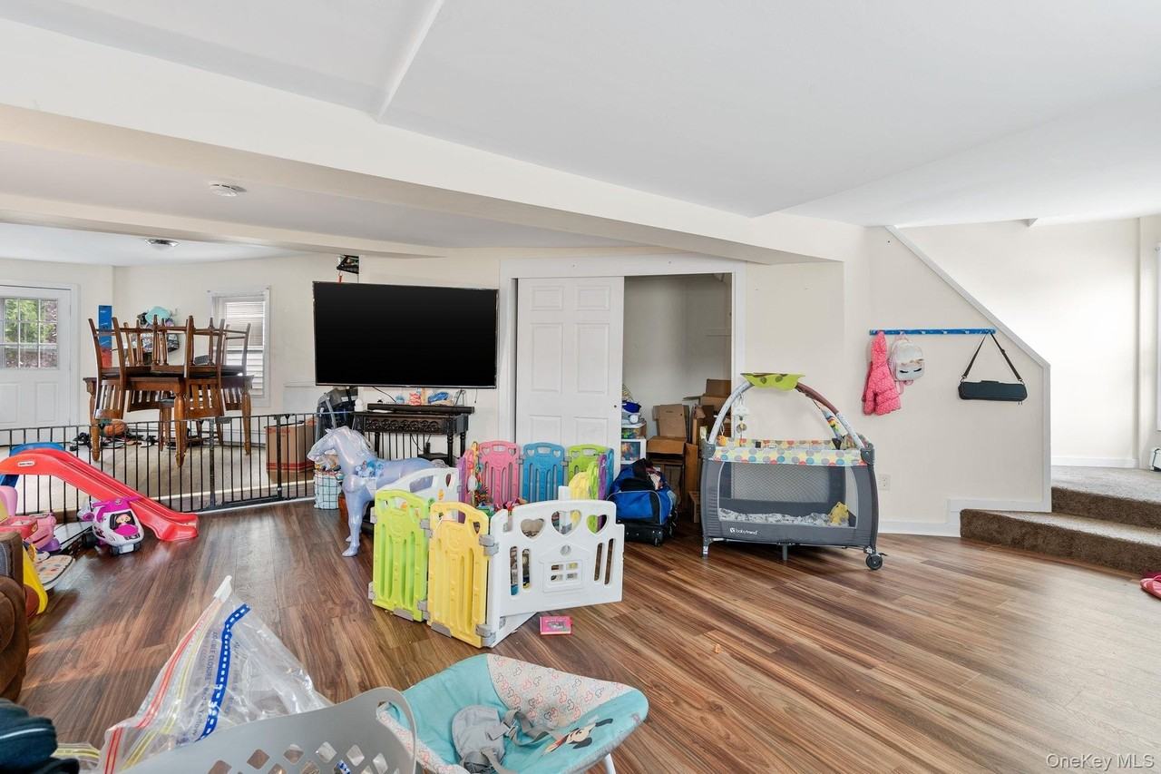 252 Partition St - Photo 6 of 16