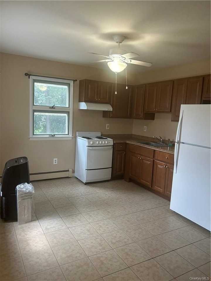 55 St John St #3 - Photo 5 of 15