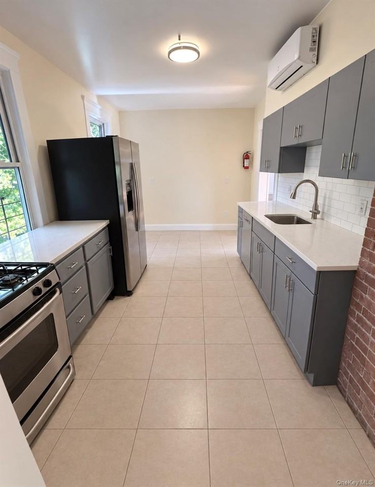 56 Dewey Ave #2 - Photo 3 of 24