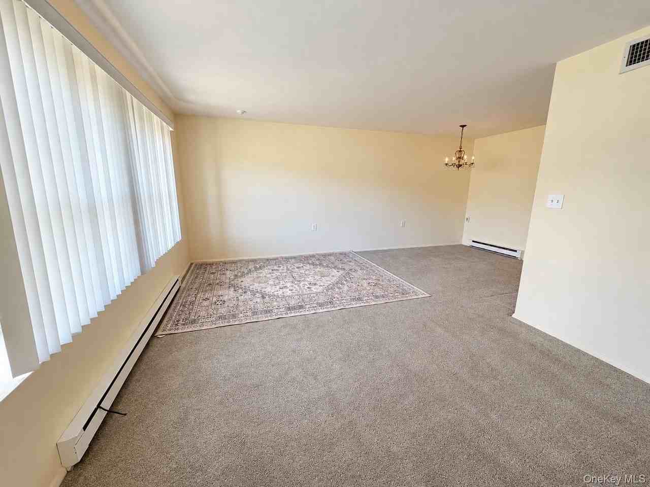 426 Aylesbury Ct #C - Photo 2 of 7