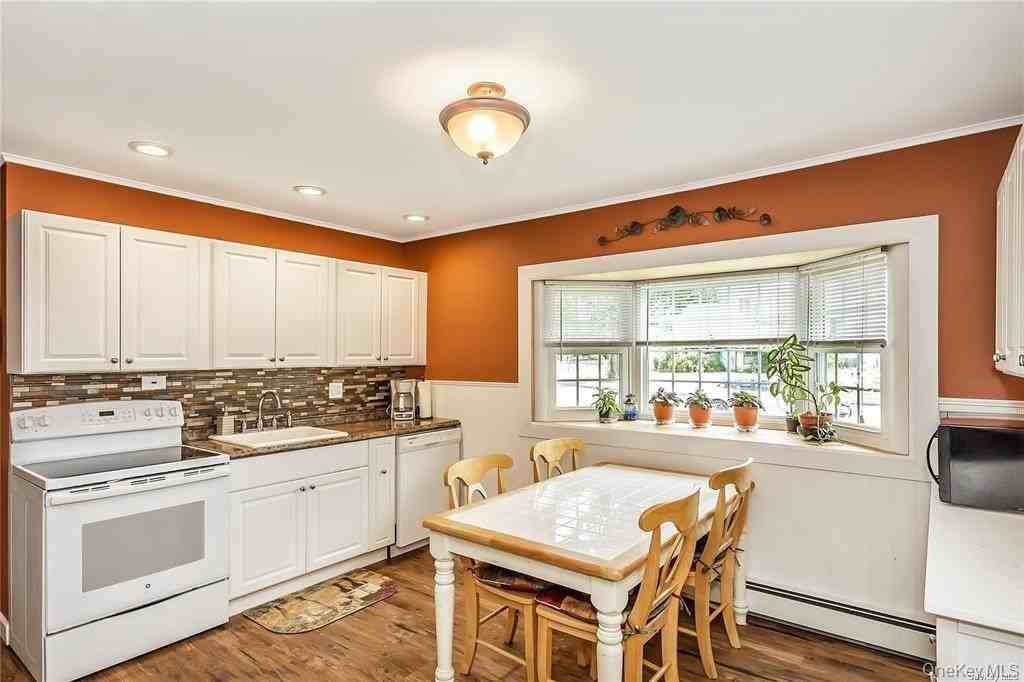 164 Blueberry Ln - Photo 3 of 10