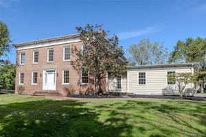 featured image of 246 Shore Rd