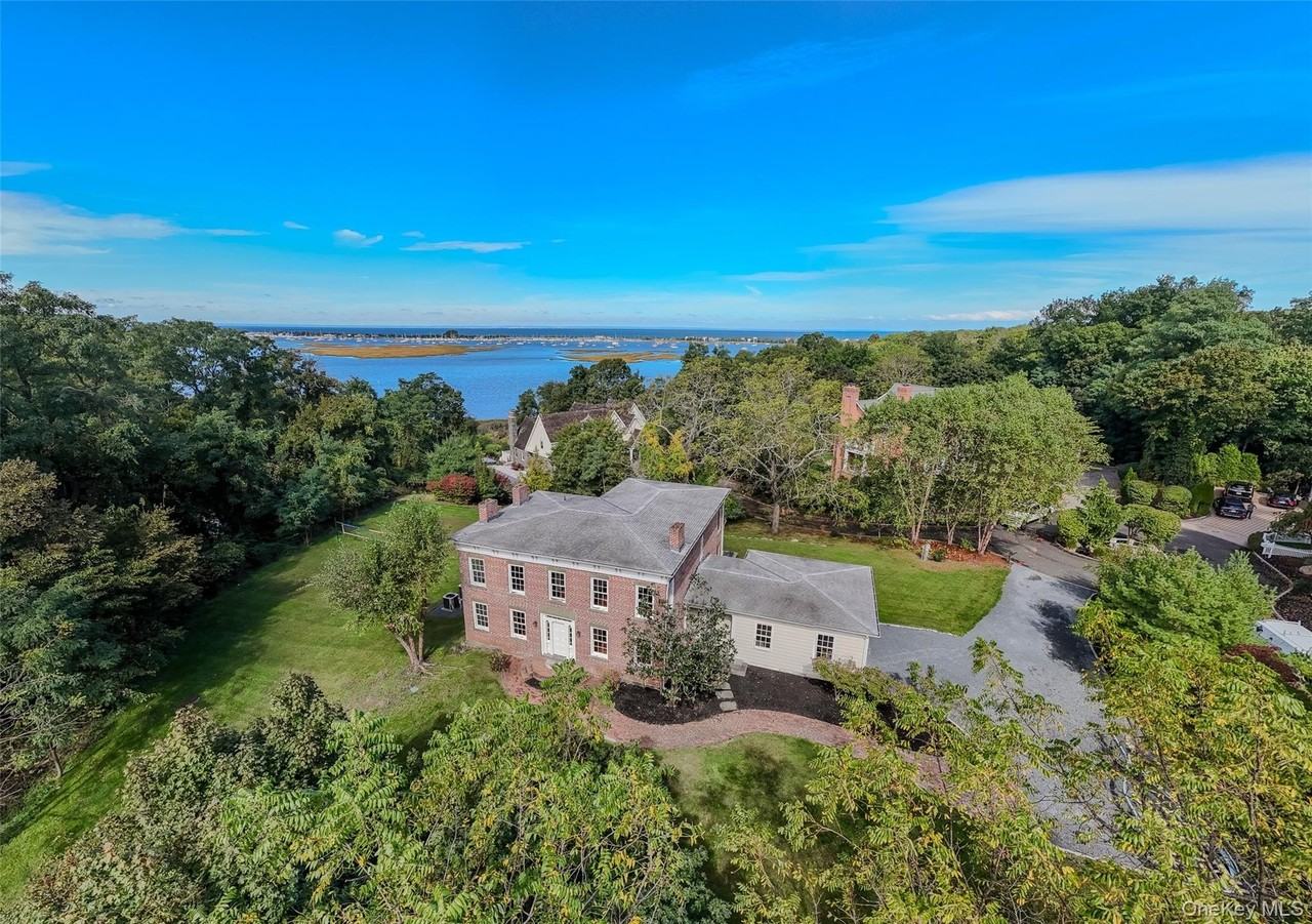 246 Shore Rd - Photo 2 of 40