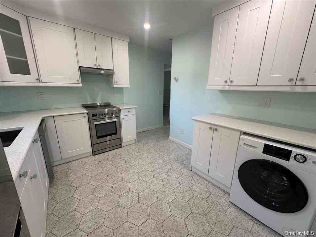 7 Bolton Dr - Photo 3 of 10