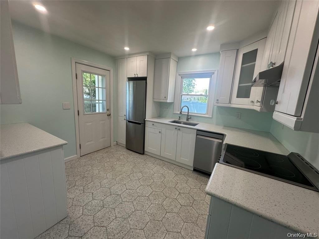7 Bolton Dr - Photo 4 of 10