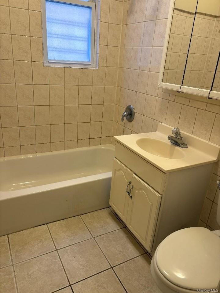 3306 Seymour Ave #1R - Photo 3 of 6