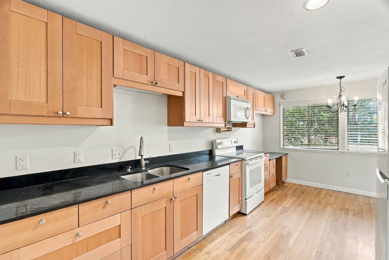 214 Meadows Edge #214 - Photo 5 of 41