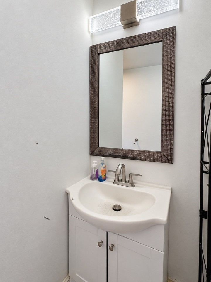 18 Clark St #2 - Photo 7 of 14
