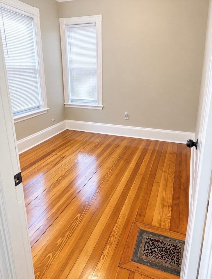 323 Geneva Ave #1 - Photo 4 of 8