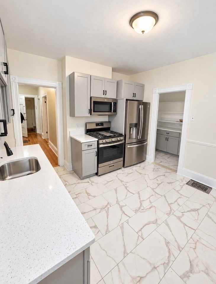 323 Geneva Ave #1 - Photo 5 of 8