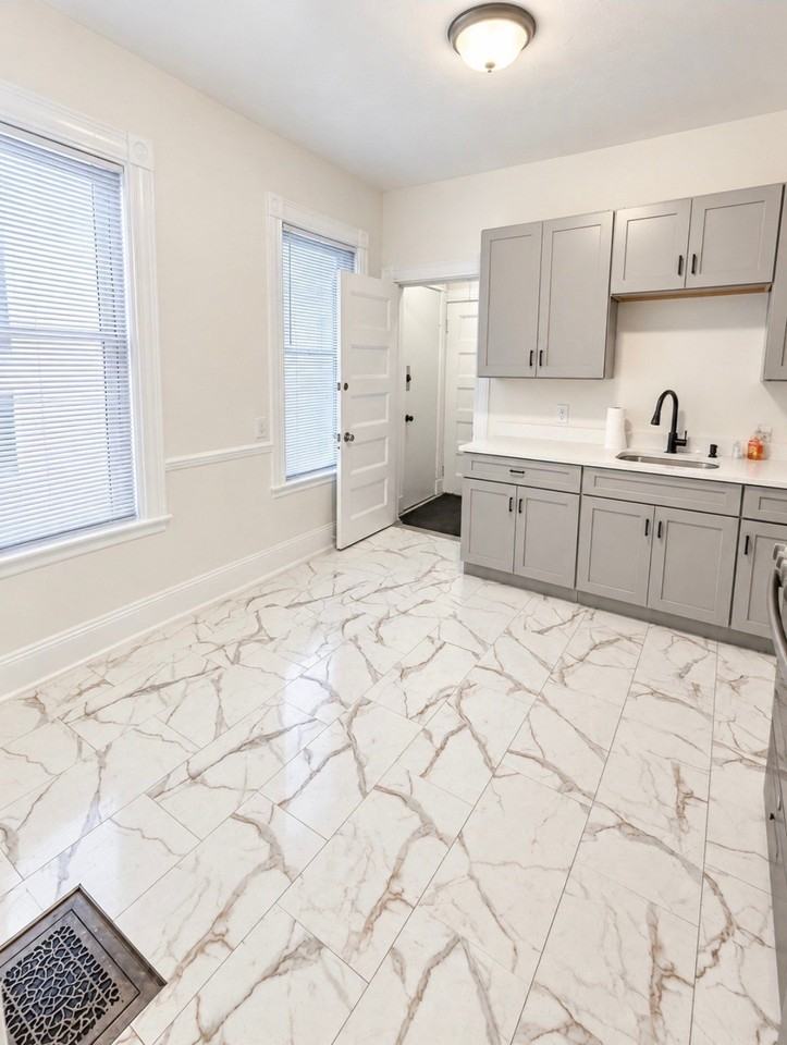 323 Geneva Ave #1 - Photo 7 of 8