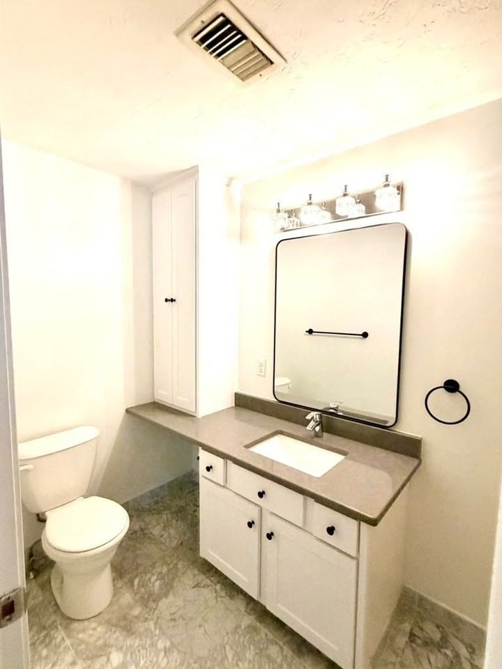 13 Lordvale Blvd #507 - Photo 5 of 11