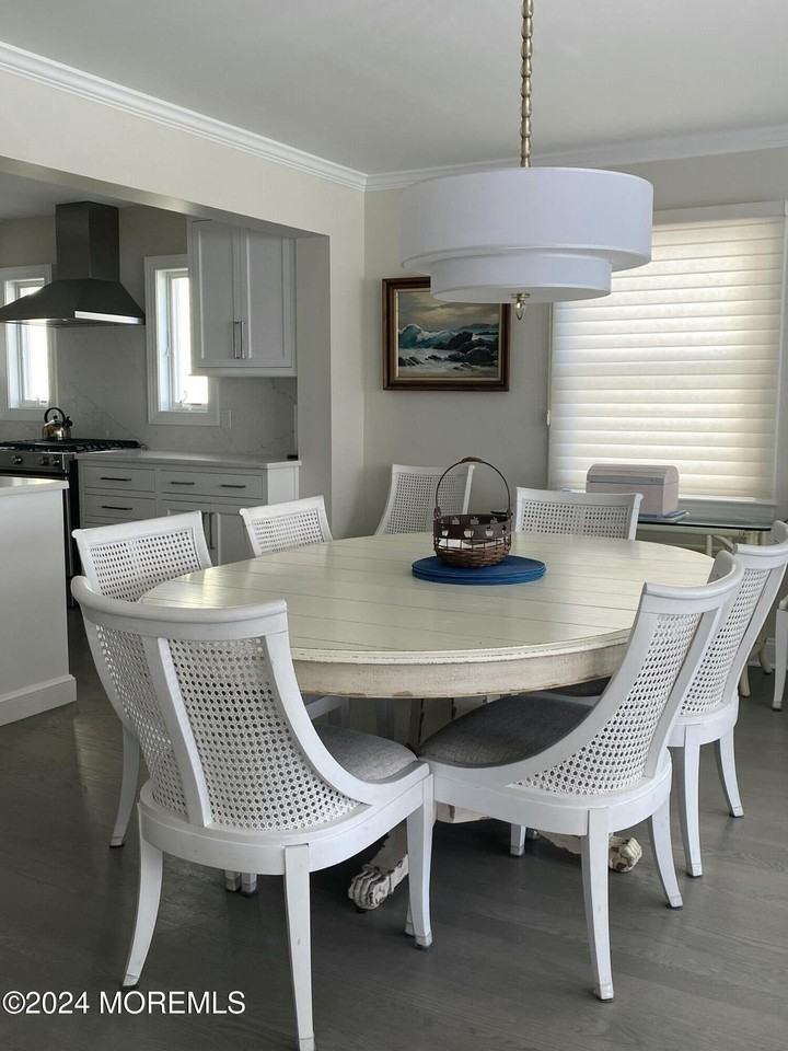 224 East Ave - Photo 7 of 50