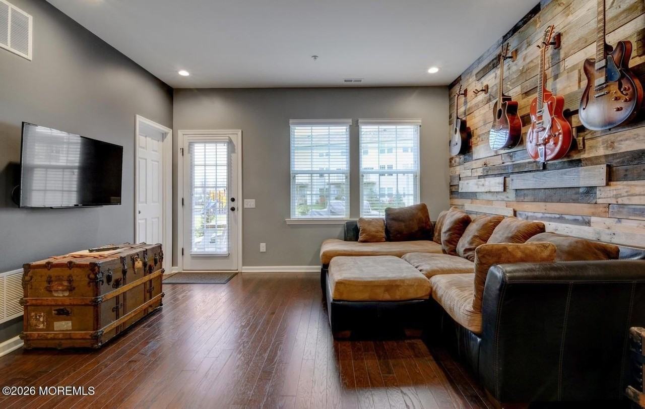 147 Waypoint Drive #2105 - Photo 3 of 18