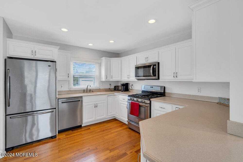 305 North Blvd - Photo 6 of 22