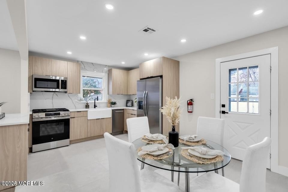 1186 Galley Ave - Photo 2 of 30