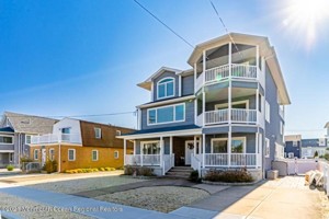 featured image of 233 12th Ave